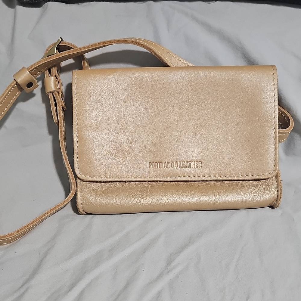 Portland Leather Beige/Tan Crossbody Wallet Bag